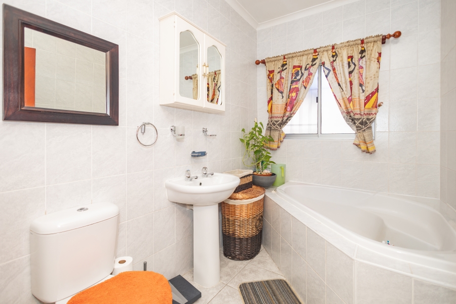 3 Bedroom Property for Sale in Arauna Western Cape